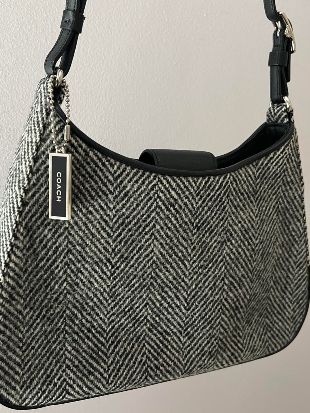 COACH / vintage herringbone hobo bag with magnetic closure Grey Black